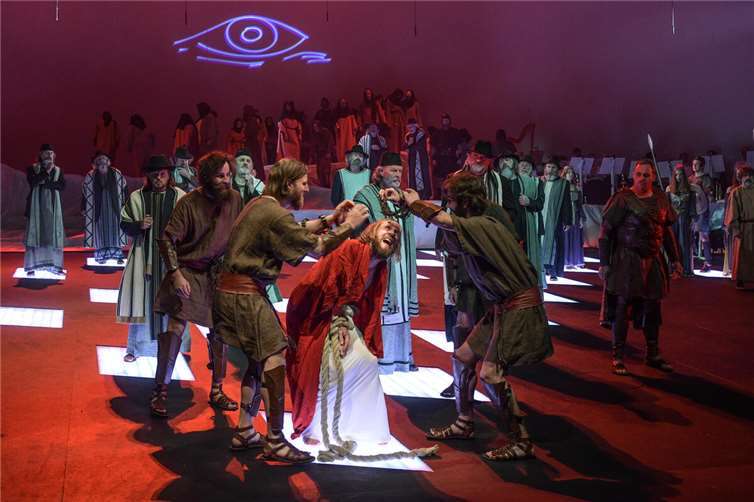 Zahlreiche Erler beteiligen sich an den Passionsspielen, die alle sechs Jahre aufgeführt werden.Foto: Rudi Gigler