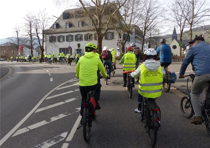 Zahlreiche Fahrradfahrer nahmen an der Demo teil.  Foto: privat