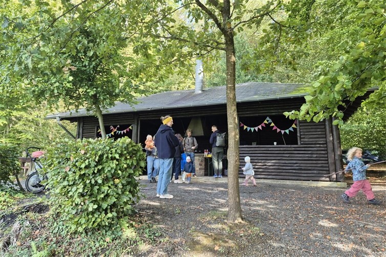 Zahlreiche Familien kamen an der Laurentiushütte in Bruchhausen zusammen