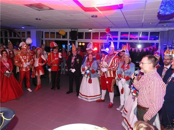 Zahlreiche Freunde, Geschäftspartner und viele weitere Karnevalisten trafen sich, um ein paar gesellige Stunden zu erleben.