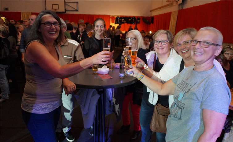 Zahlreiche Gäste aus der Region ließen sich die Party nicht entgehen. SOT