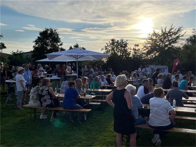 Zahlreiche Gäste besuchten die Konzerte von „Rock am Platz“.
