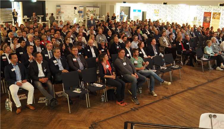 Zahlreiche Gäste besuchten die Veranstaltung in der Rhein-Mosel-Halle.HH