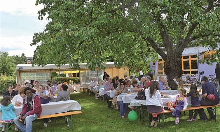 Zahlreiche Gäste kamen zur „Doppelfeier“. AB