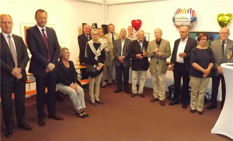 Zahlreiche Gäste konnte Dr. Ute Stuhlträger-Fatehpour beim Geburtstagsempfang für Bernhard Wiemer begrüßen. Unter den Gästen Josef Oster (MdB). Josef Dötsch (MdL), Bürgermeiser Michael Kessler, Alt-Bürgermeister Hajo Stuhlträger, Beigeordnete Gaby Zils und Fraktionsvorsitzender Christoph Helling. Privat