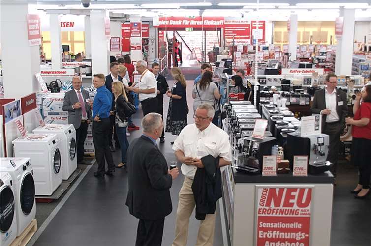 Zahlreiche Gäste und Kunden verschafften sich einen ersten Einblick über den neu aufgestellten Media Markt.