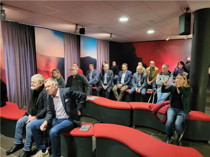 Zahlreiche Gäste verfolgten gespannt die Pressekonferenz.