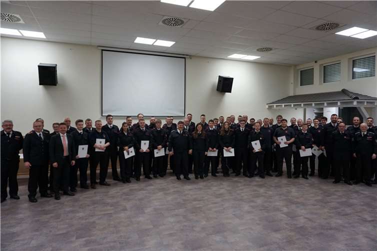 Zahlreiche Gäste waren zur Dienstversammlung erschienen. Foto: Feuerwehr Meckenheim