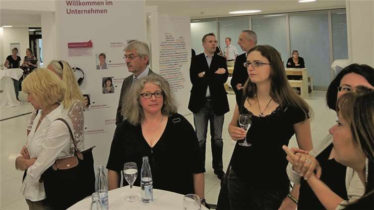 Zahlreiche Gäste werden derzeit von der Wanderausstellung „Yes, we’re open - Willkommen in Deutschland“ angezogen.