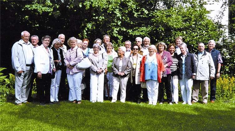 Zahlreiche „Geburtstagskinder“ des Jahrgangs 1942 aus Vallendar verbrachten zusammen einen schönen Sommertag und schwelgten in Erinnerungen vergangener Schultage.privat