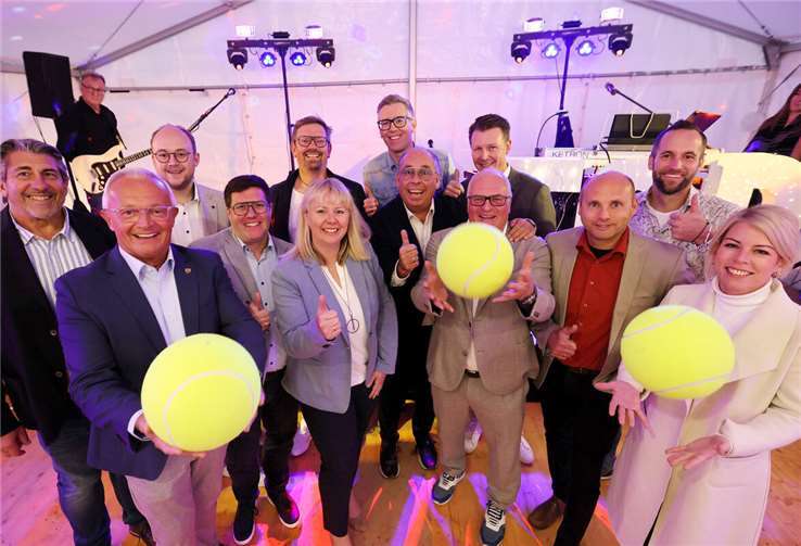 Zahlreiche Gratulanten waren zu Gast in Rengsdorf.  Foto: privat