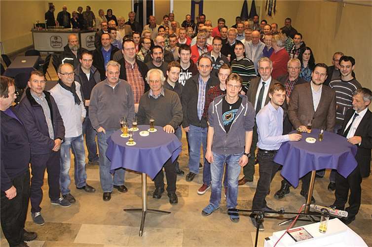 Zahlreiche Helfer bei der Hang-Katastrophe waren der Einladung der Stadt gefolgt. DL