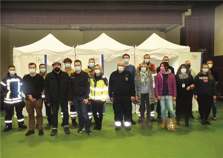 Zahlreiche Helferinnen und Helfer sorgten dafür, dass die Impfaktion zügig und reibungslos realisiert werden konnte. Fotos: FRE