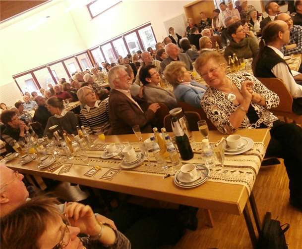 Zahlreiche Hillscheider hatten sich im Josef-Kentenich-Hof versammelt.