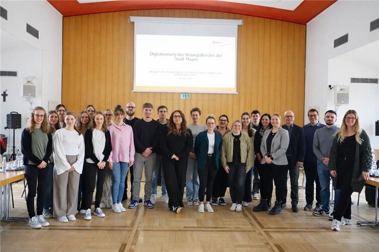 Zahlreiche Informationen erhielten die Schülerinnen und Schüler über die digitale Gremienarbeit bei der Stadt Mayen.  Foto: Jacqueline Blang