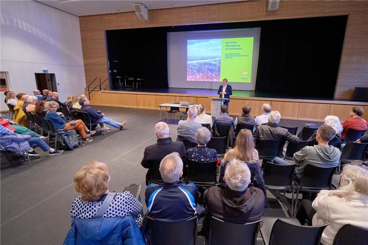 Zahlreiche Interessierte kamen zur Bürgerinfoveranstaltung in die Bendorfer Stadthalle.