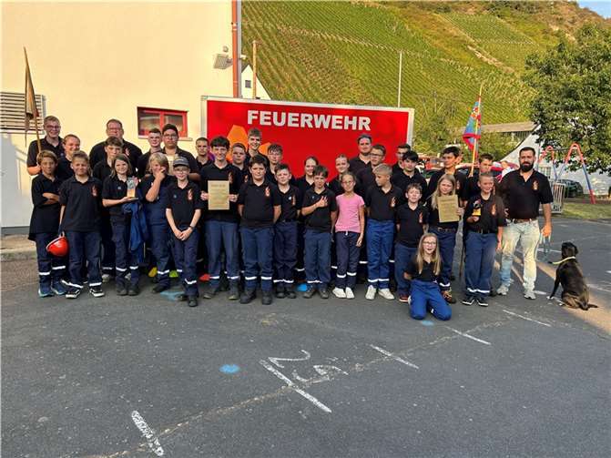 Zahlreiche Jugendfeuerwehren aus der Verbandsgemeinde Rengsdorf-Waldbreitbach waren auf dem Kreisfeuerwehrtag vertreten.  Foto: Peter Schäfer