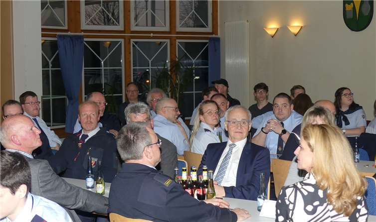 Zahlreiche Jugendfeuerwehrwarte, deren Stellvertreter und Ehrengäste waren bei der Jahreshauptversammlung des KJFV vertreten.