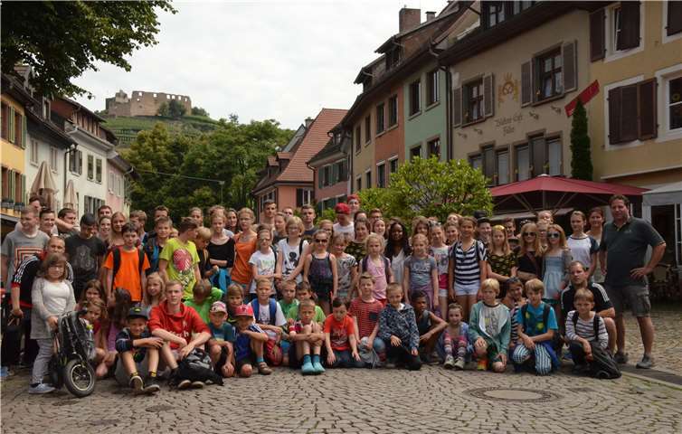 Zahlreiche Kids freuen sich auf ihr Jugendzeltlager. Gabriele Hennicke