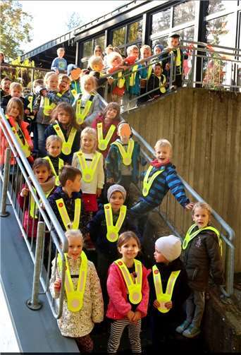 Zahlreiche Kinder holten sich ihre Sicherheitskragen ab. Foto: privat
