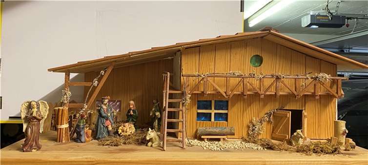 Zahlreiche Krippen aus Linz wurden für die Bewohner des Ahrtals gespendet. Foto: Gillrath