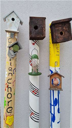 Zahlreiche Landesgartenschau-Pfähle wurden zur Verfügung gestellt.Foto: privat