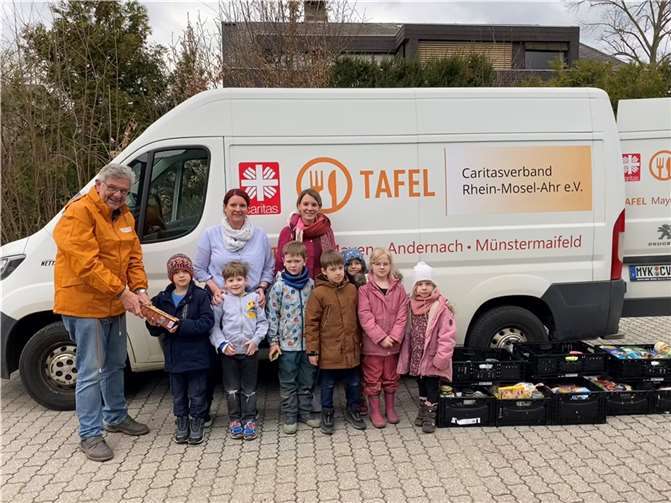 Zahlreiche Lebensmittelspenden konnten an die Organisation der Tafel übergeben werden. Foto: privat