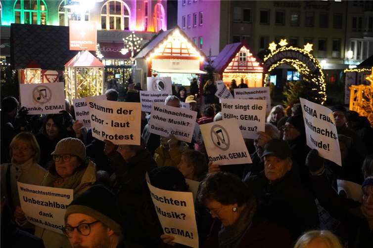 Zahlreiche Menschen unterstützten die Protestaktion.