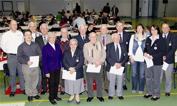 Zahlreiche Mitglieder konnten für ihre langjährige Treue zum DRK-Kreisverband ausgezeichnet werden.