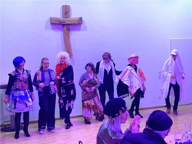 Zahlreiche Mitglieder und Gäste der Oberen Kirchstraßen-Nachbarschaft hatten sich im bunt dekorierten Pfarrsaal Maria-Himmelfahrt zur traditionellen Jahreshauptversammlung eingefunden.Foto: privat