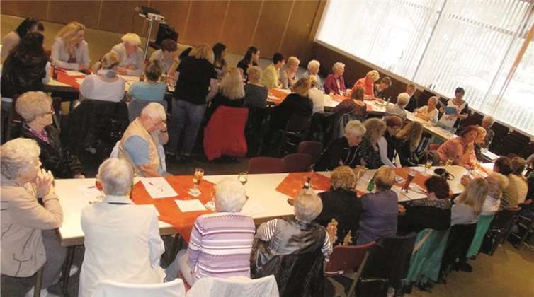 Zahlreiche Mitglieder waren erschienen.