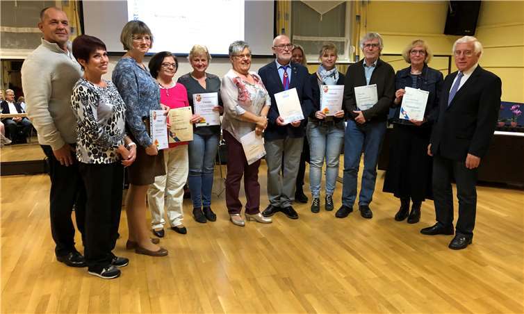 Zahlreiche Mitglieder wurden mit Urkunden und Ehrennadeln ausgezeichnet.Foto: privat