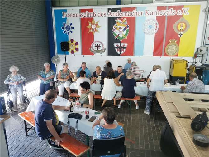 Zahlreiche Nachbarn trafen sich zum Sommerfest. Foto: privat