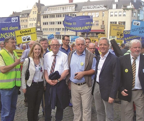Zahlreiche Politiker zeigten Solidarität mit betroffenen Bürgern.privat
