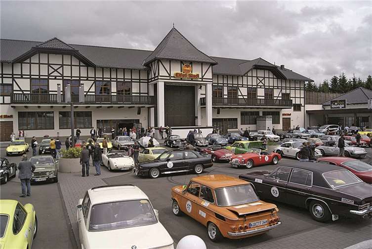 Zahlreiche „Schätzchen“ warten auf den Start bei der 23. Adenau Classic.privat