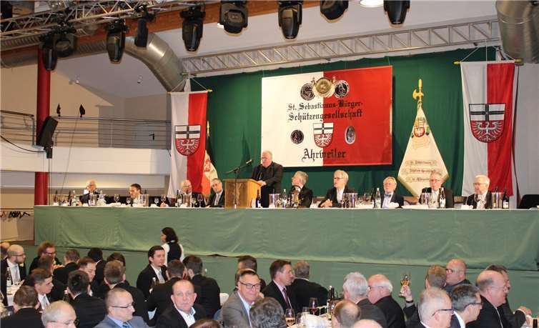 Zahlreiche Schützenbrüder und Ehrengäste waren zum Patronatsfest ins Helmut-Gies-Bürgerzentrum gekommen.