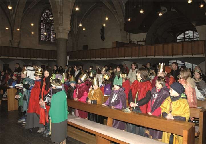 Zahlreiche Sternsinger besuchten die Aussendungsandacht.