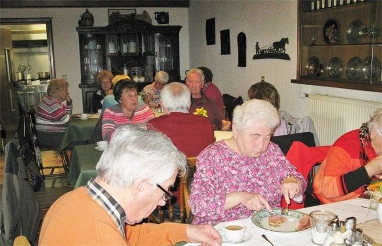 Zahlreiche Teilnehmer fanden sich zur Bustour des Saffiger Seniorentreffs ein. privat