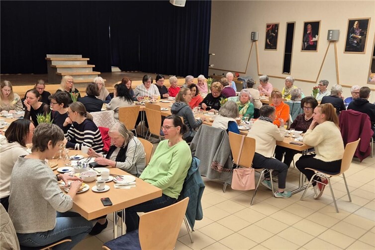 Zahlreiche Teilnehmerinnen waren zu der Veranstaltung gekommen.