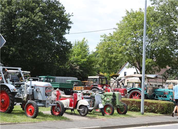 Zahlreiche Traktoren waren zu Gast.