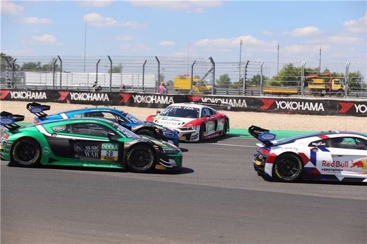 Zahlreiche Überhohlmanöver aber auch Dreher und Unfälle gab es zu sehen.