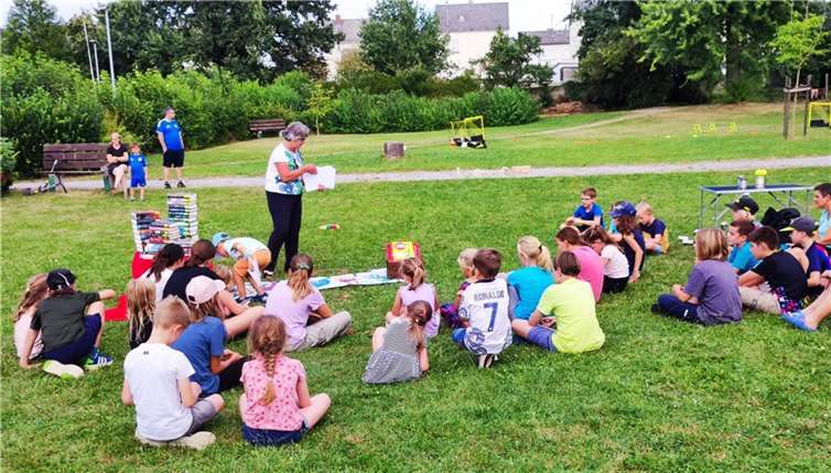 Zahlreiche Urkunden wurden verteilt.  Fotos: privat