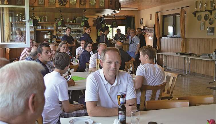 Zahlreiche Vereine folgten der Einladung der Oberwinterer Schützen. AB