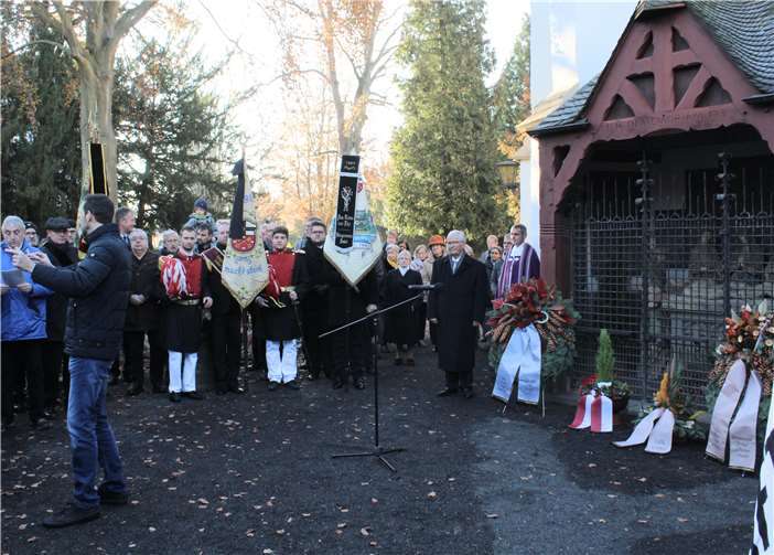 Zahlreiche Vertreter Unkeker Vereine waren am Volkstrauertag der Einladung der Stadt gefolgt.