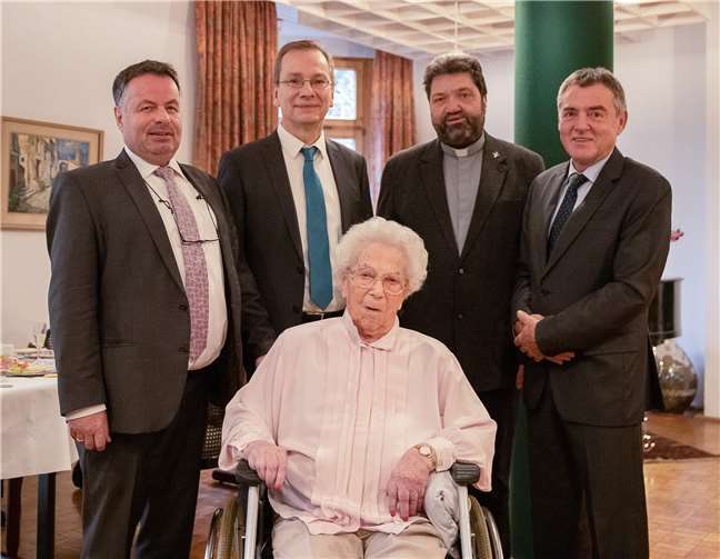 Anna Küpper feierte ihren 110. Geburtstag  Zahlreiche Vertreter von Kirche und Kommunalpolitik gratulierten Anna Küpper.