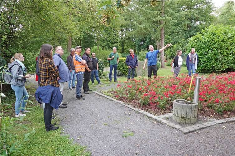 Zahlreiche Vertreter von Kommunen aus dem Landkreis Mayen-Koblenz und darüber hinaus trafen sich zu einer stadtökologischen Führung durch Andernach im Rahmen des Projektes „Mehr als nur Grün“. Foto: Kreisverwaltung Mayen-Koblenz