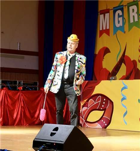 Zahlreiche Vorträge strapazierten die Lachmuskeln des Publikums.