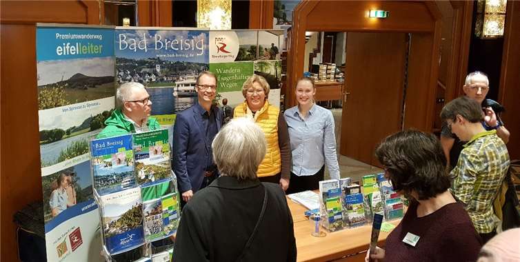 Zahlreiche Wanderfreunde nutzten die Gelegenheit zum Dialog mit den Touristikexperten.Foto: privat