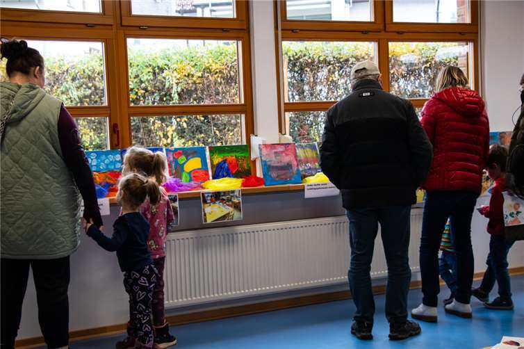 Zahlreiche Werke der Maxi-Kinder wurden bei einer Ausstellung gezeigt.  Fotos: privat