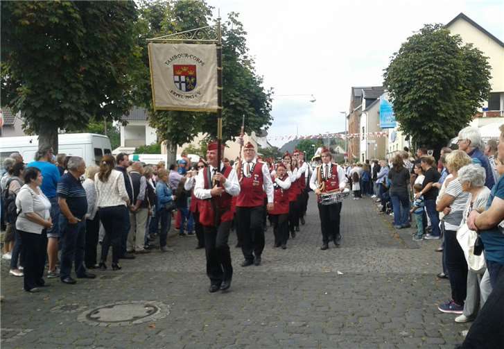 Zahlreiche Zuschauer säumten die Straßen.  privat